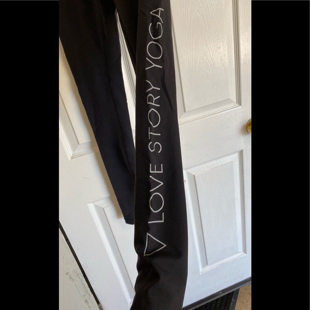 Lululemon LIMITED Edition LOVE STORY YOGA LEGGINGS - Picture 3 of 5